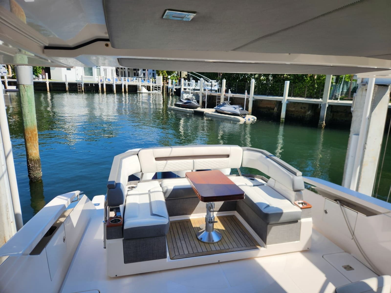 2019 Tiara Yachts 38 LS - Photo 3