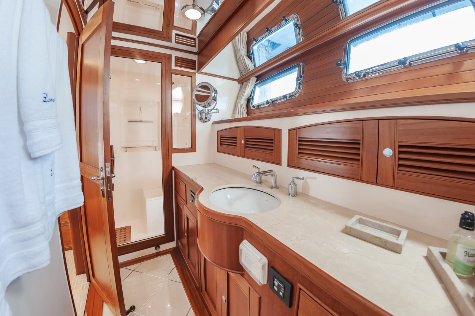 2015 Marlow Explorer 58E - Photo 22