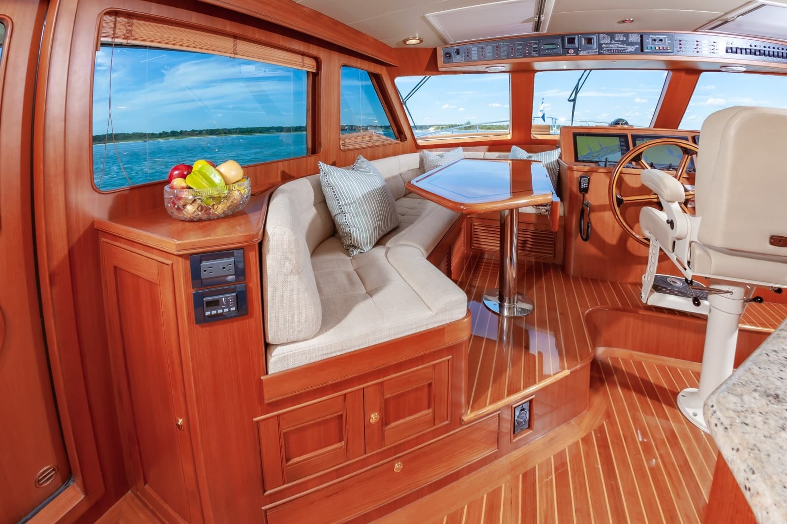 2015 Marlow Explorer 58E - Photo 17
