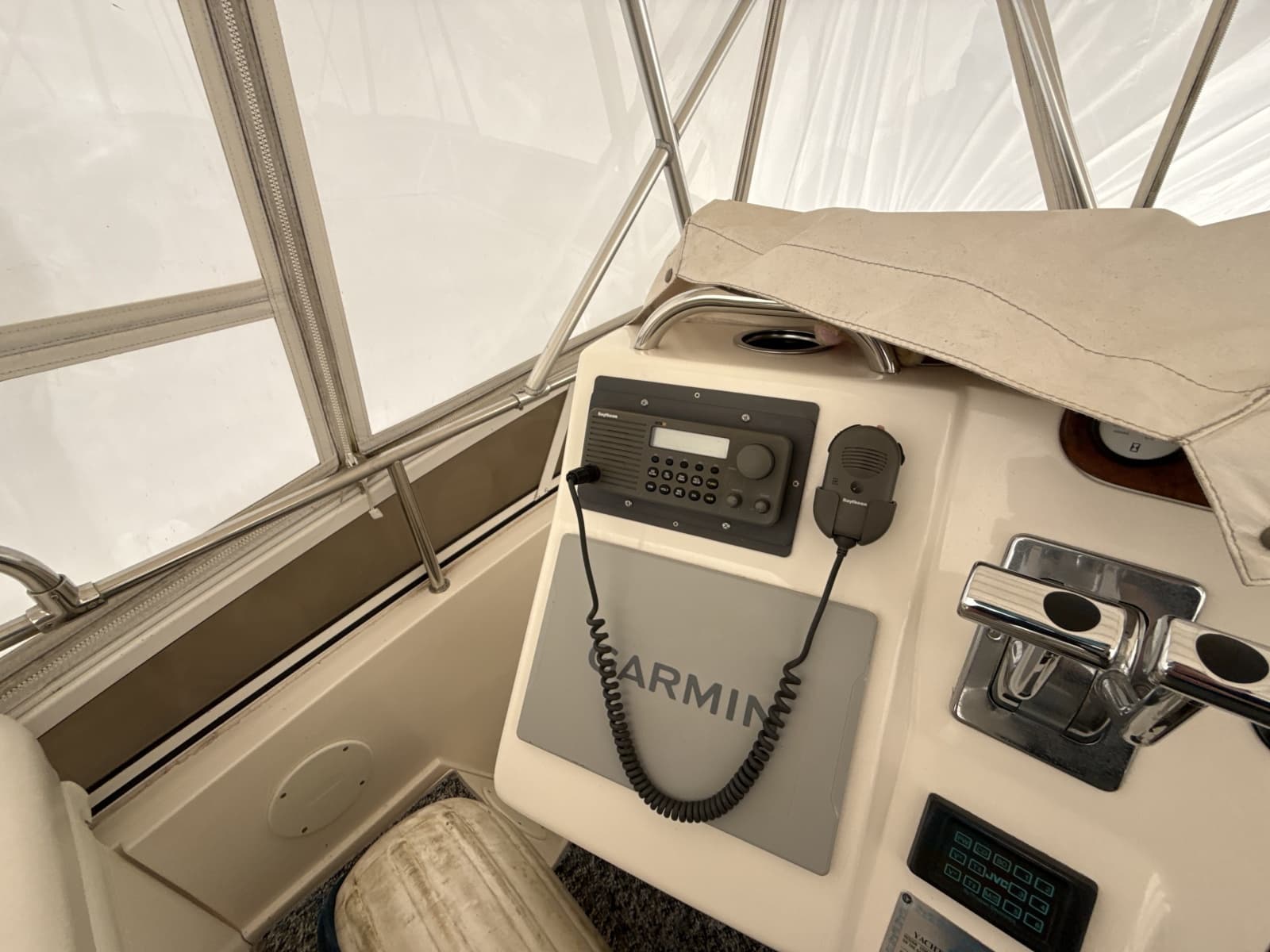 1999 Silverton 422 - Photo 30