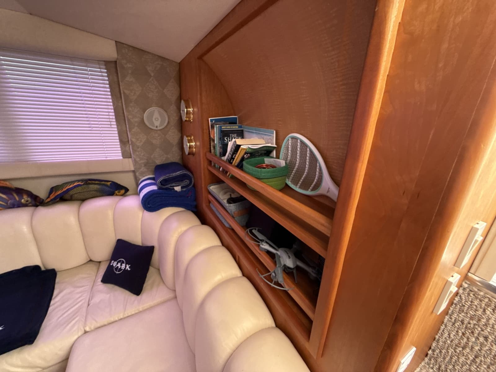 1999 Silverton 422 - Photo 44