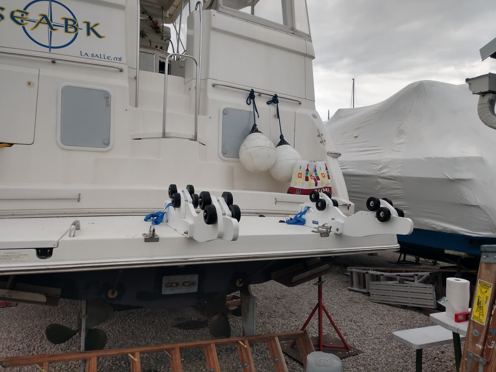 1999 Silverton 422 - Photo 10