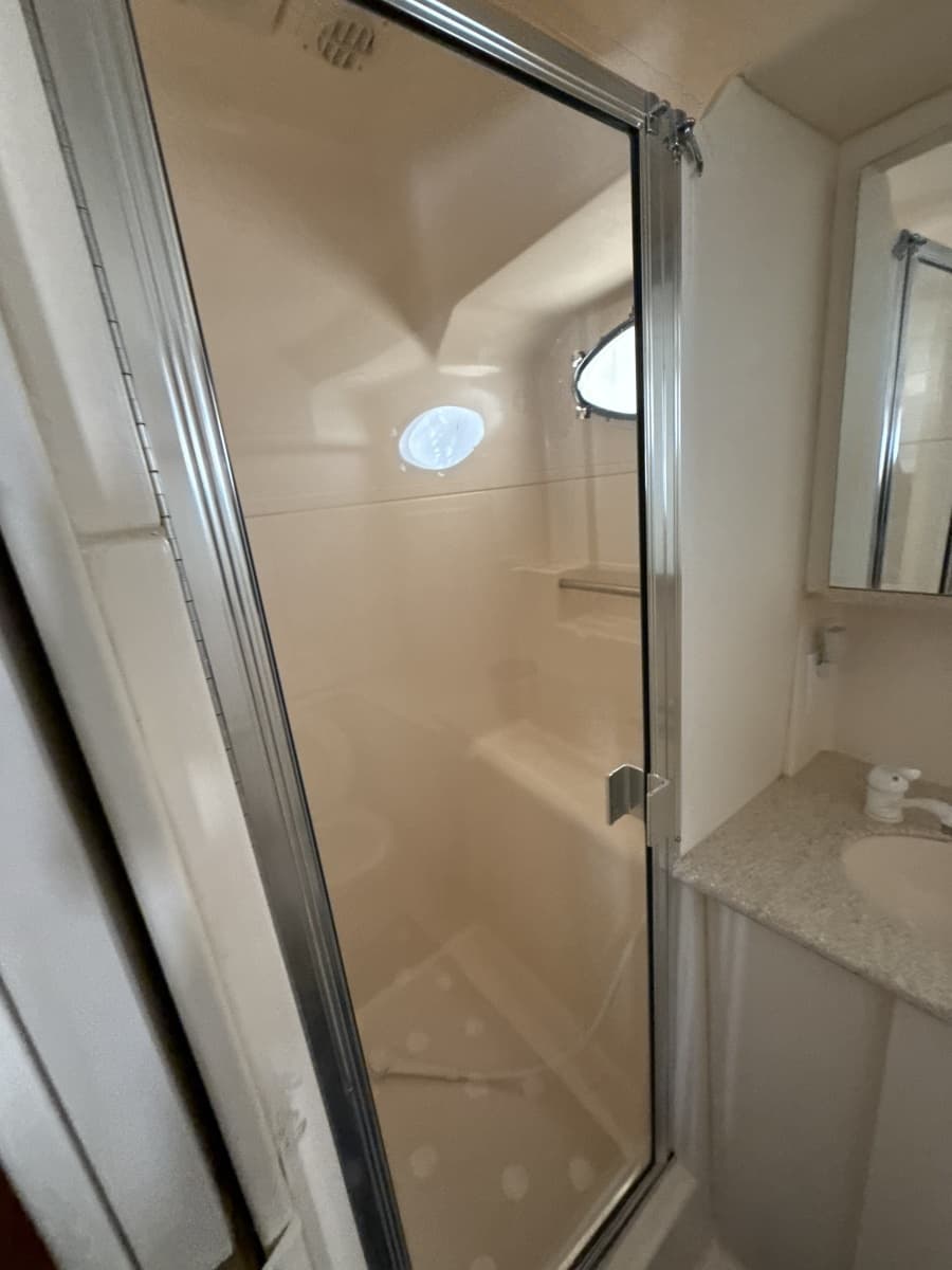 1999 Silverton 422 - Photo 110