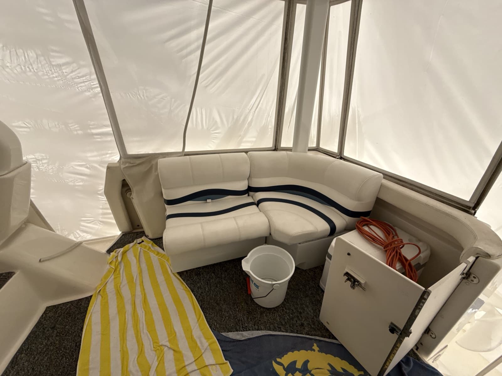 1999 Silverton 422 - Photo 40