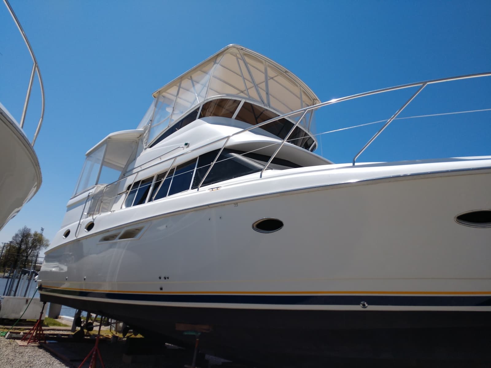 1999 Silverton 422 - Photo 9