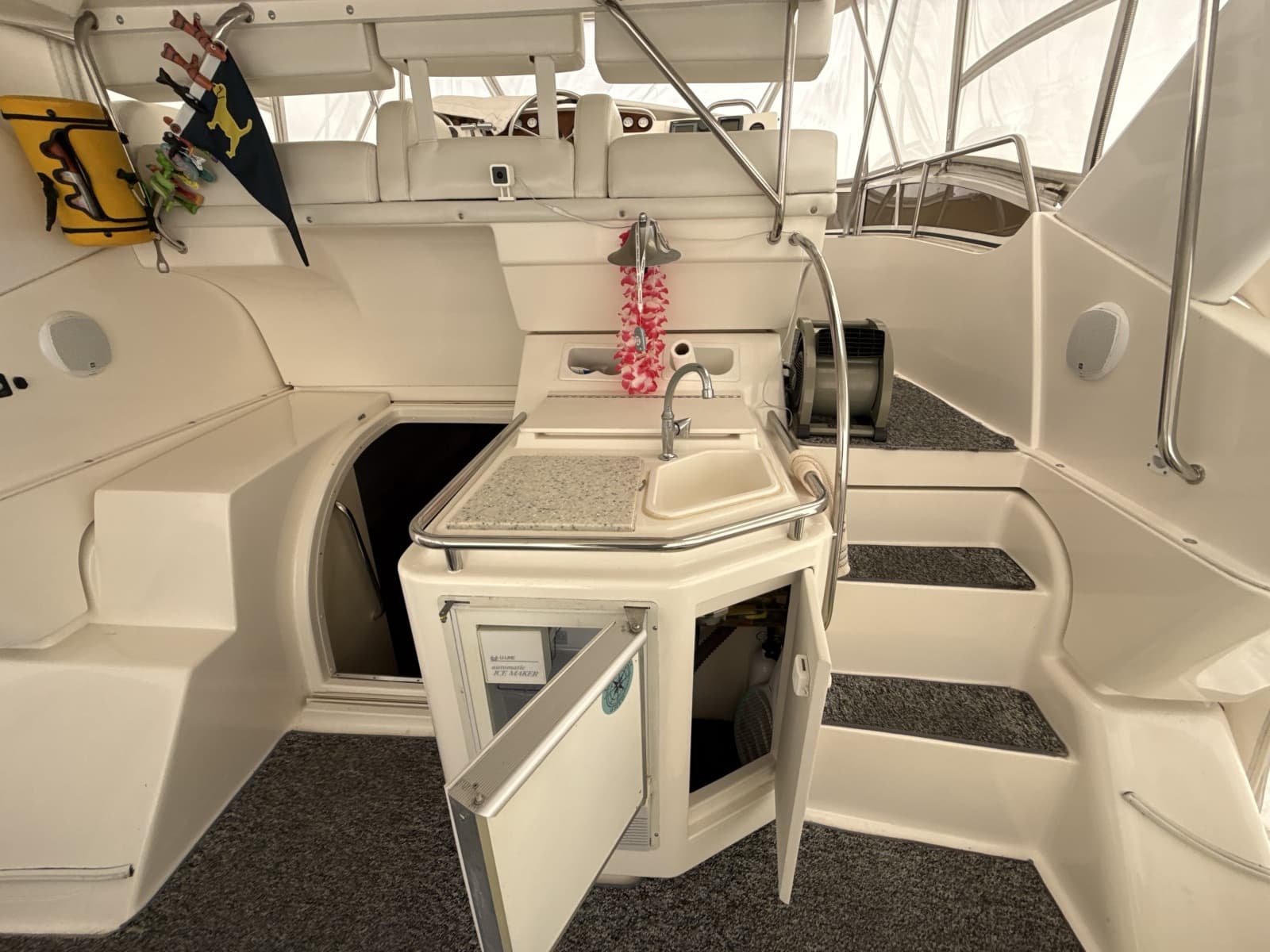 1999 Silverton 422 - Photo 38