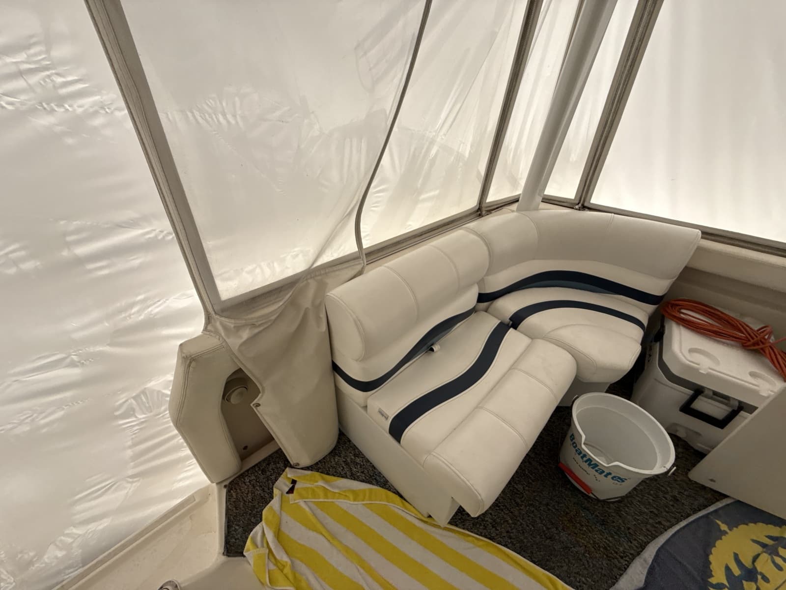 1999 Silverton 422 - Photo 19