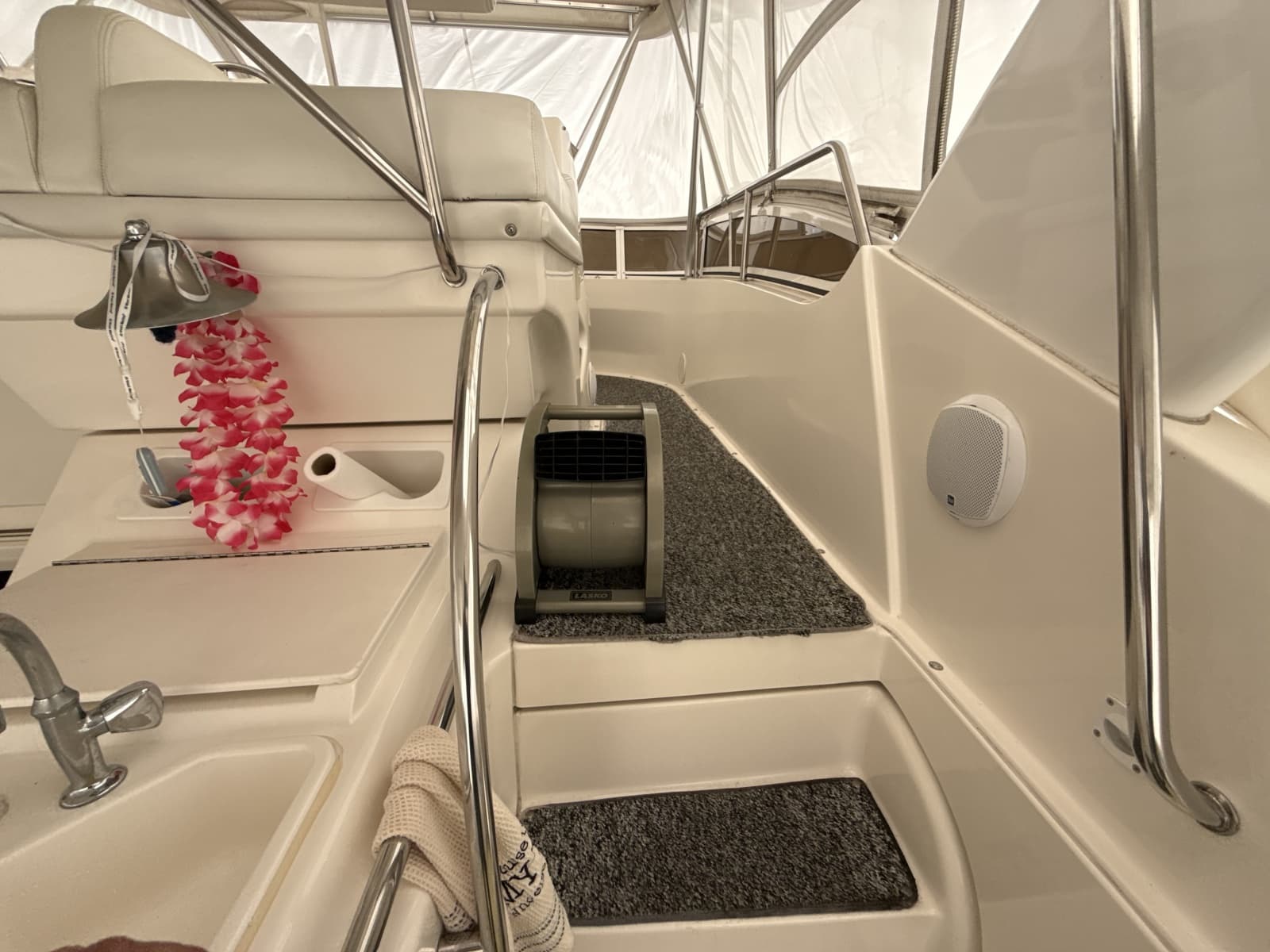 1999 Silverton 422 - Photo 36