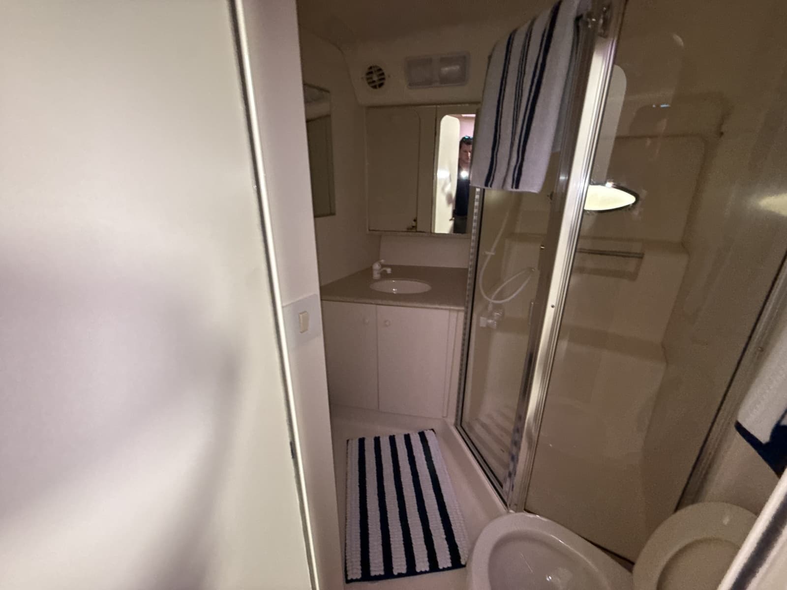 1999 Silverton 422 - Photo 72