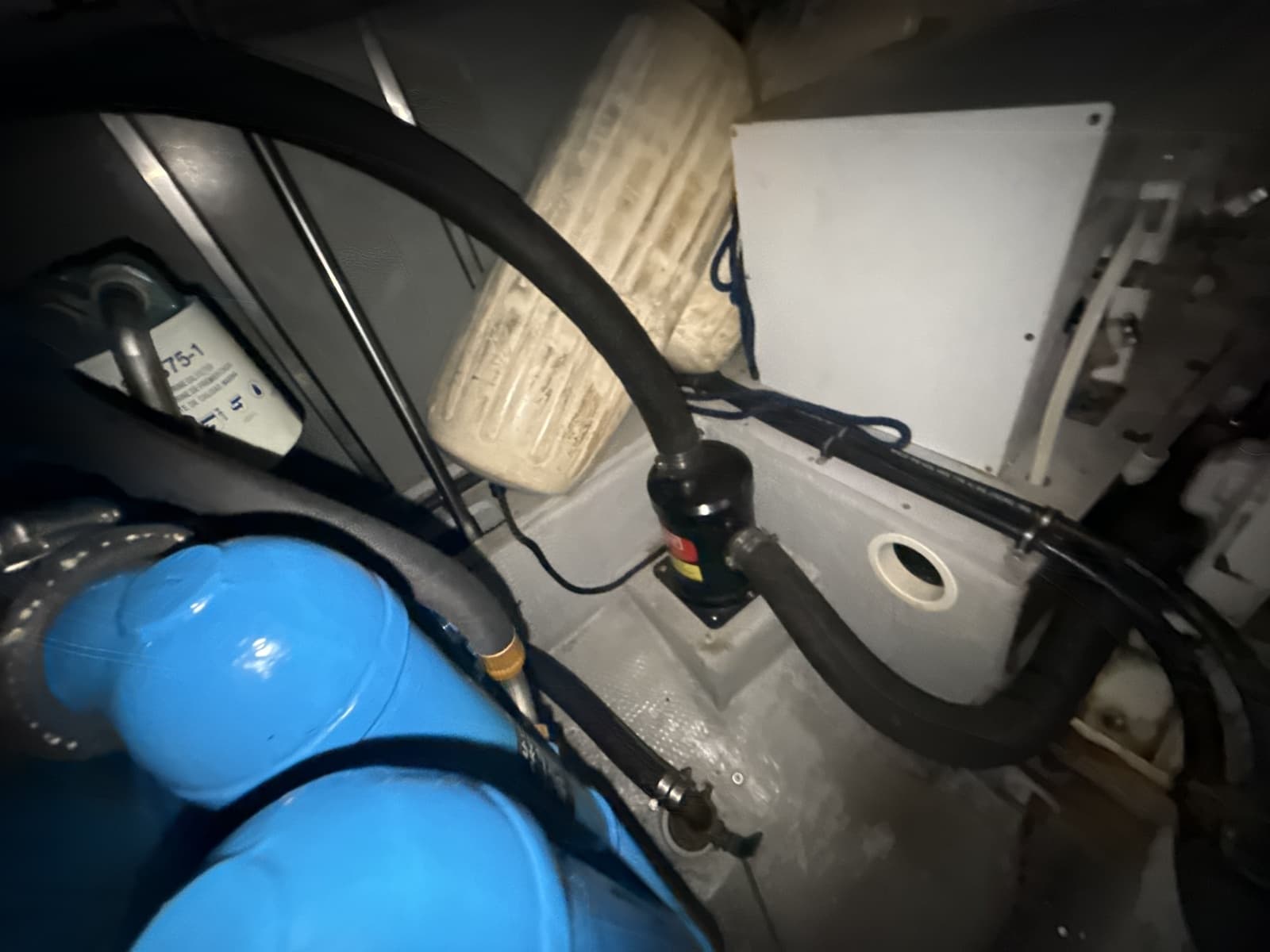 1999 Silverton 422 - Photo 89