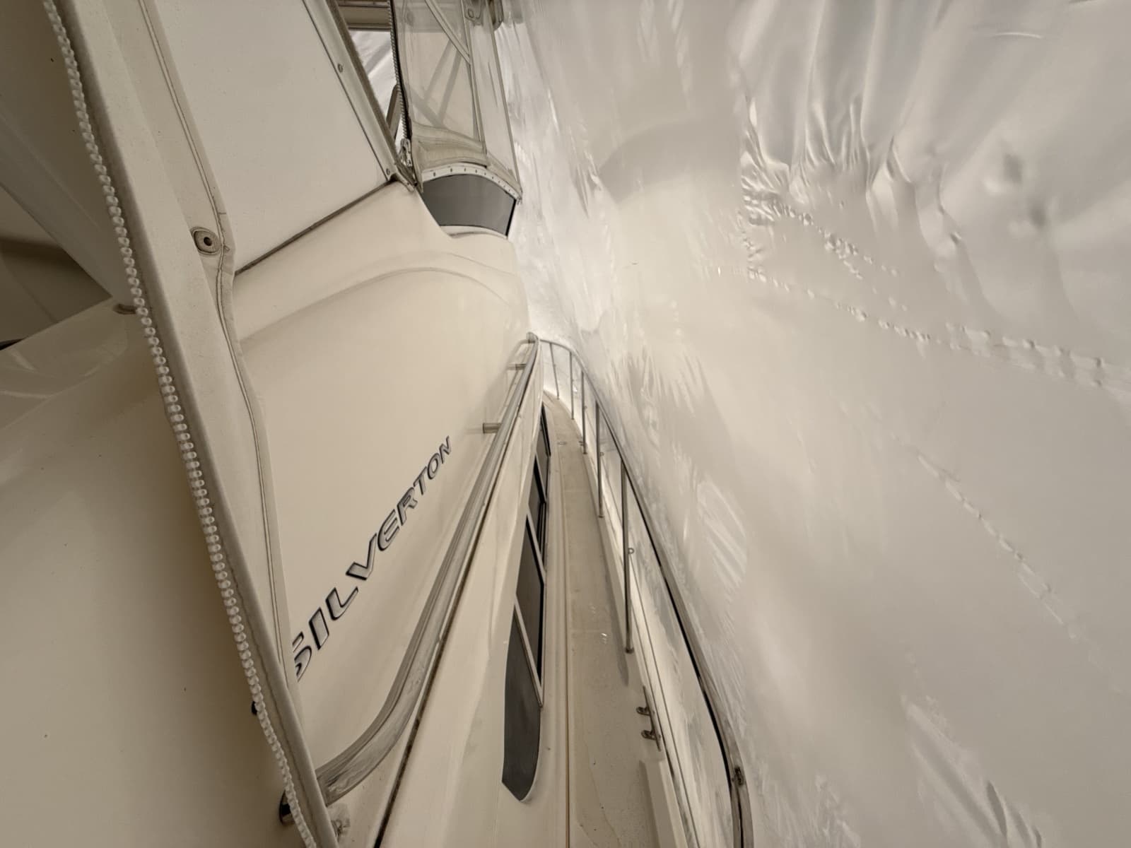 1999 Silverton 422 - Photo 18