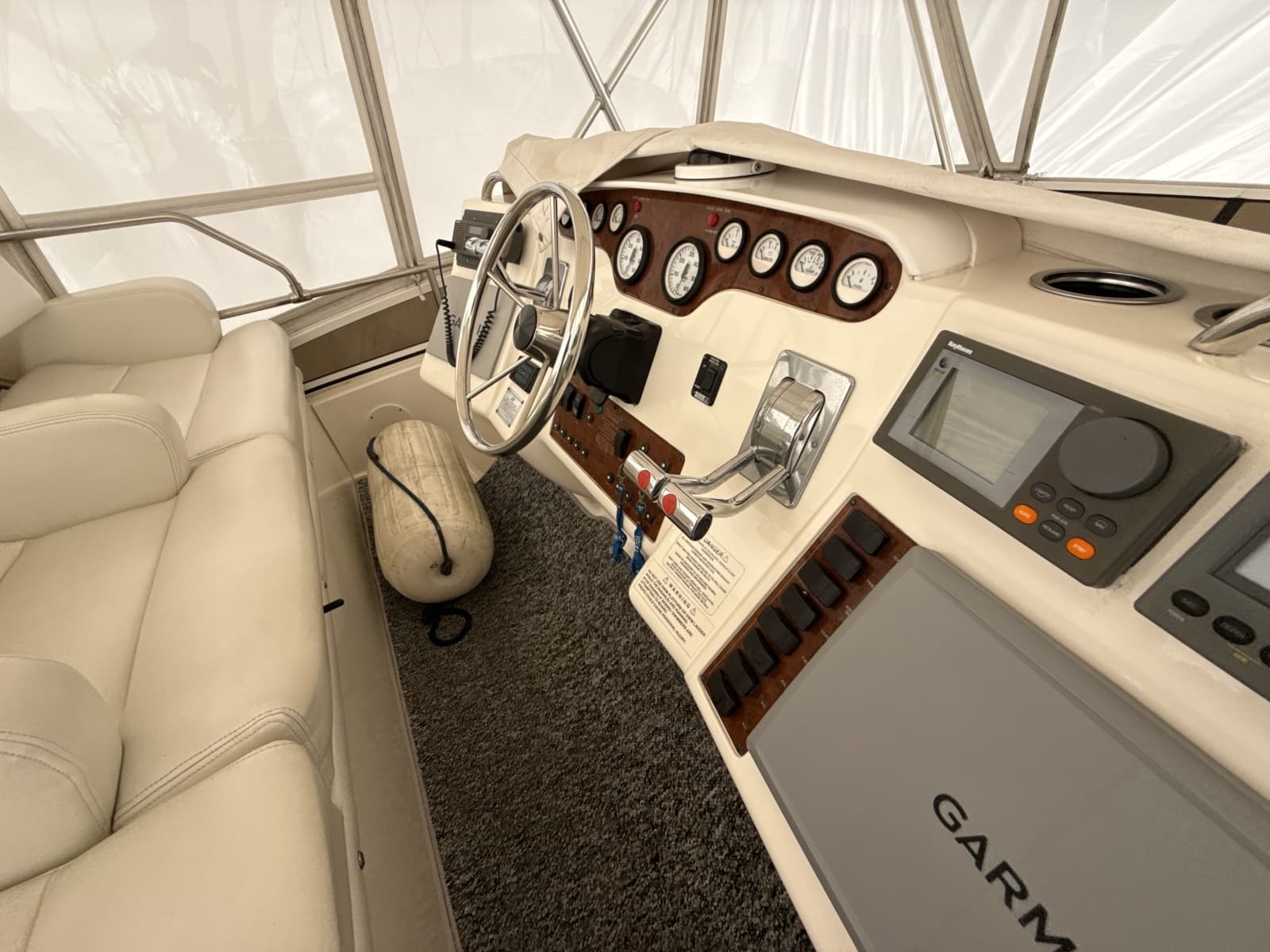 1999 Silverton 422 - Photo 2