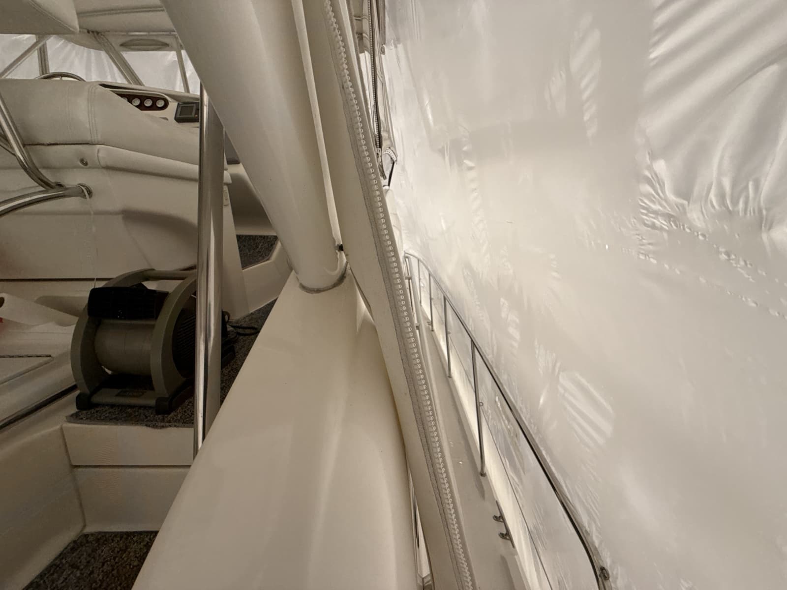 1999 Silverton 422 - Photo 17