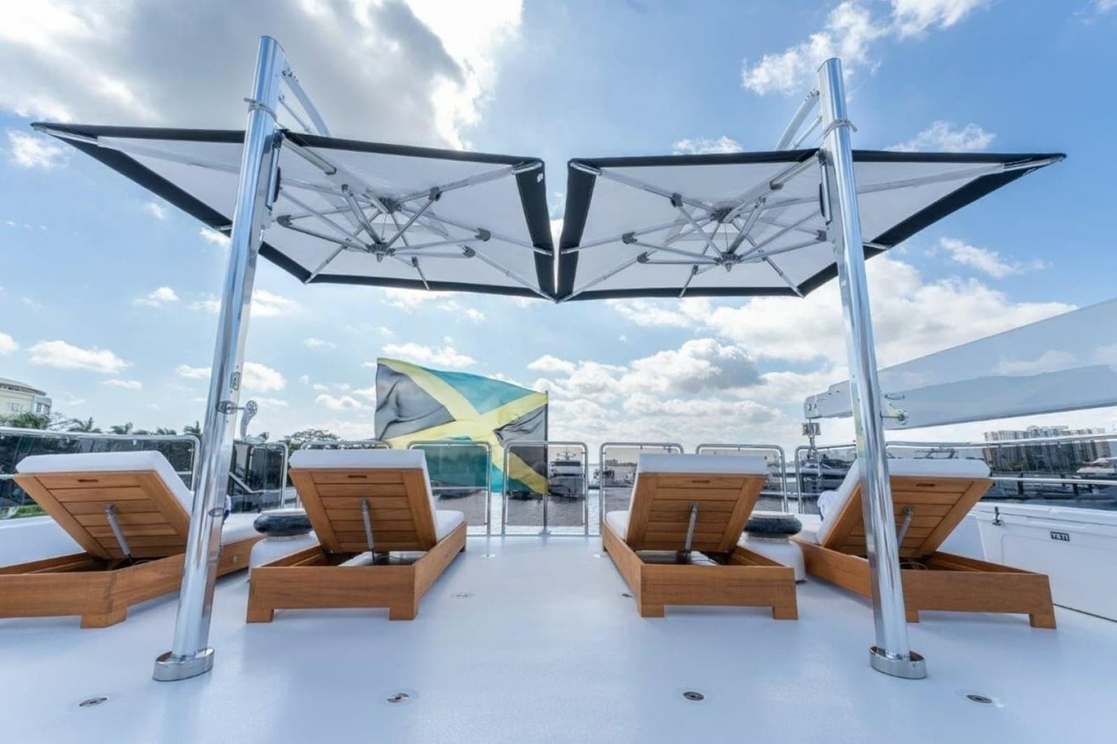 2006 Westport 130 Motoryacht - Photo 12