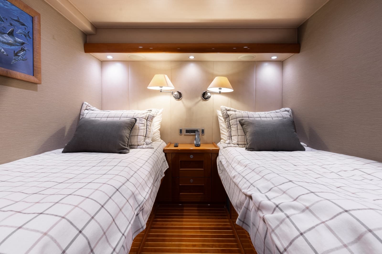 2016 Viking Skybridge - Photo 3