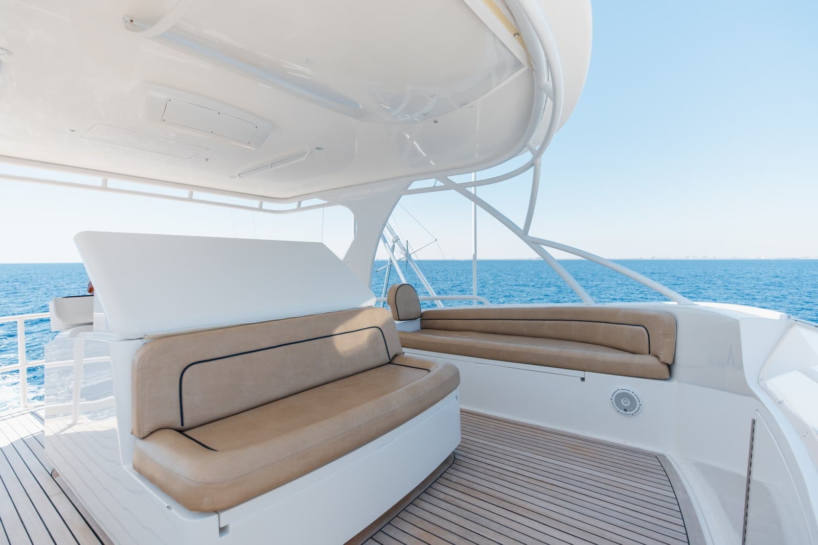 2016 Viking Skybridge - Photo 63