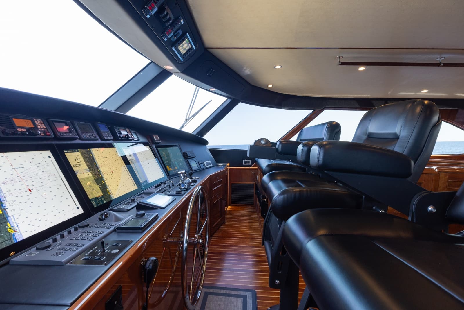 2016 Viking Skybridge - Photo 76