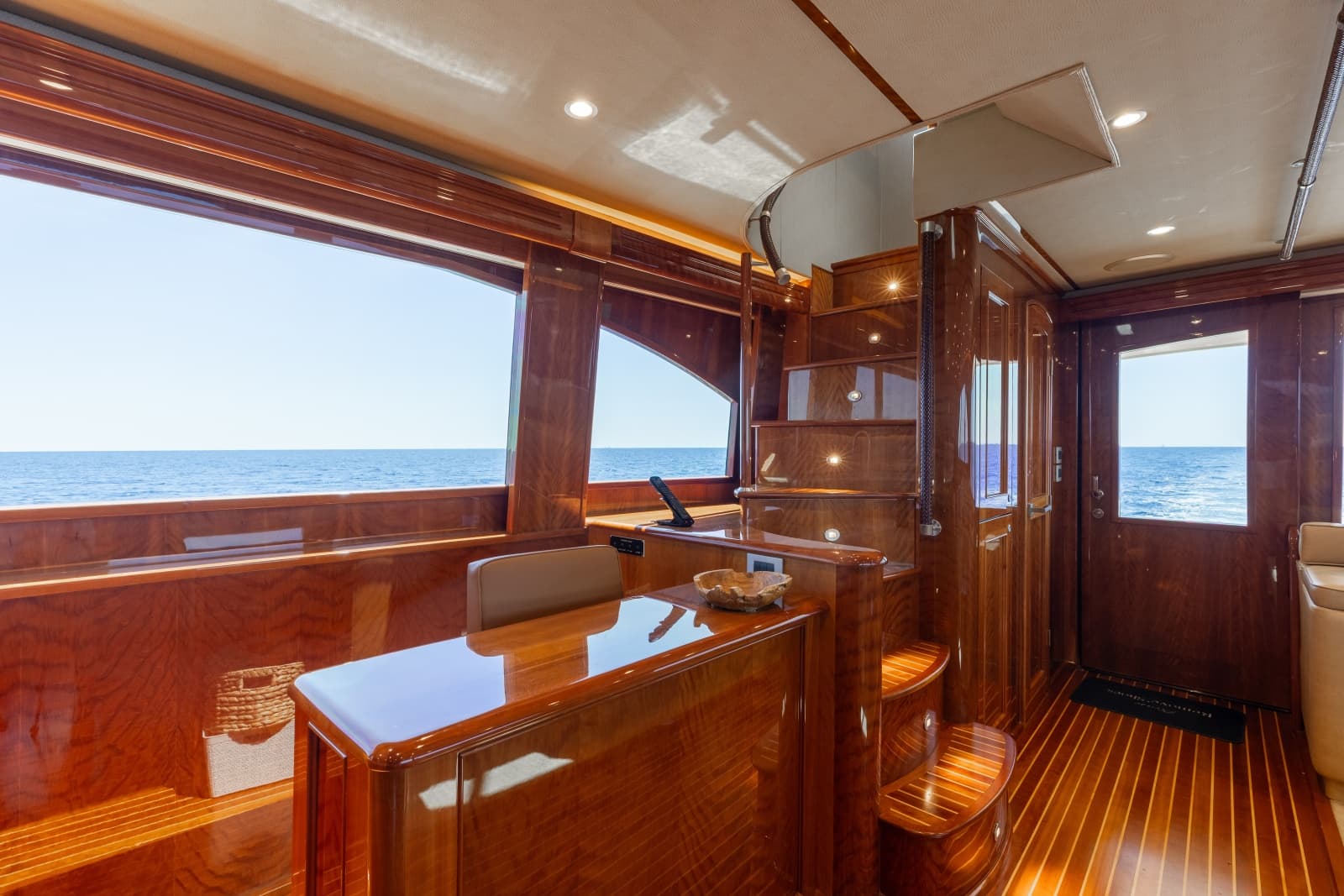 2016 Viking Skybridge - Photo 36