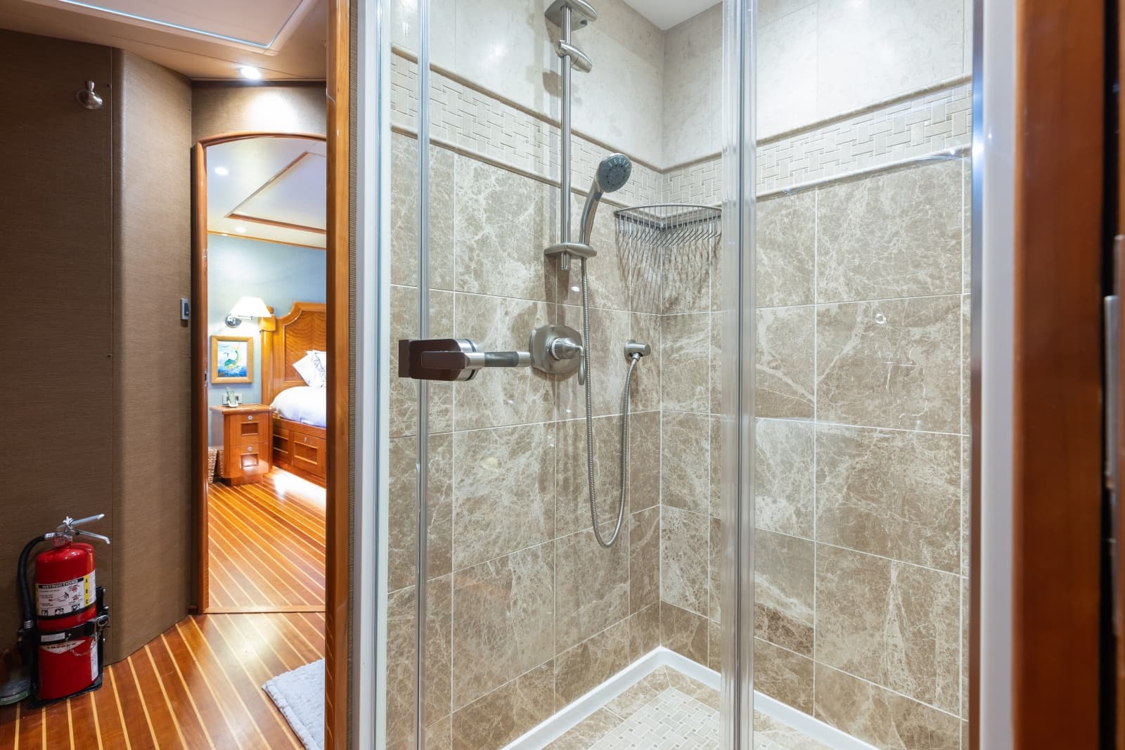 2016 Viking Skybridge - Photo 24