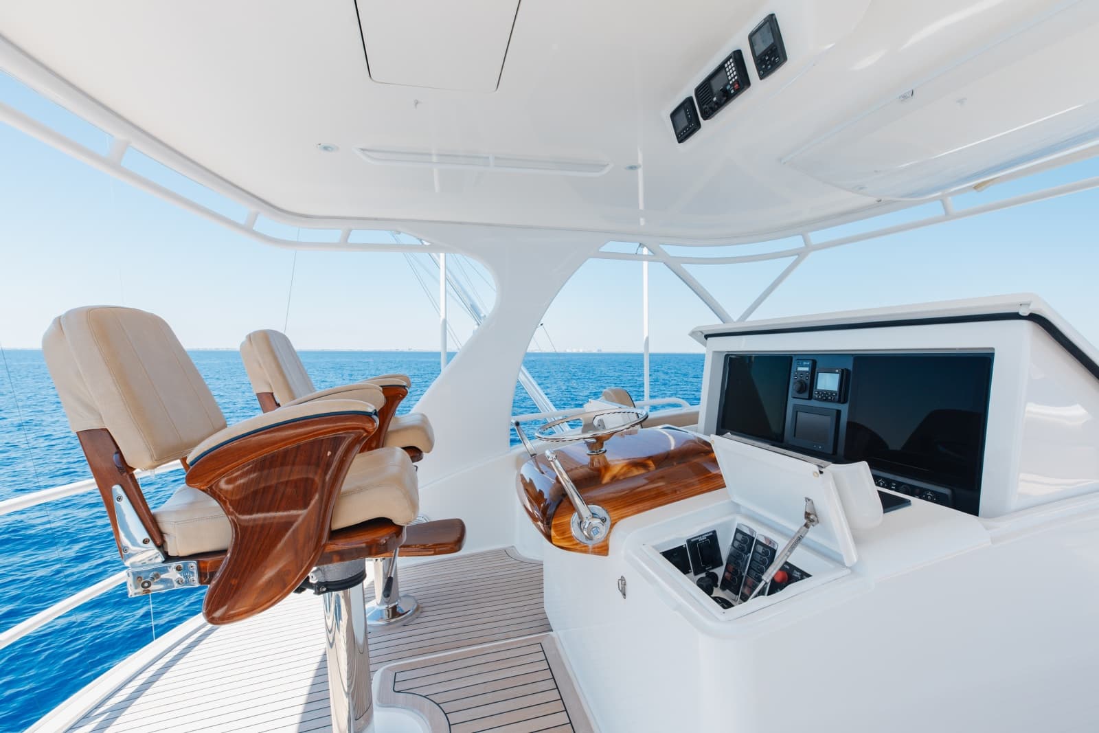 2016 Viking Skybridge - Photo 49