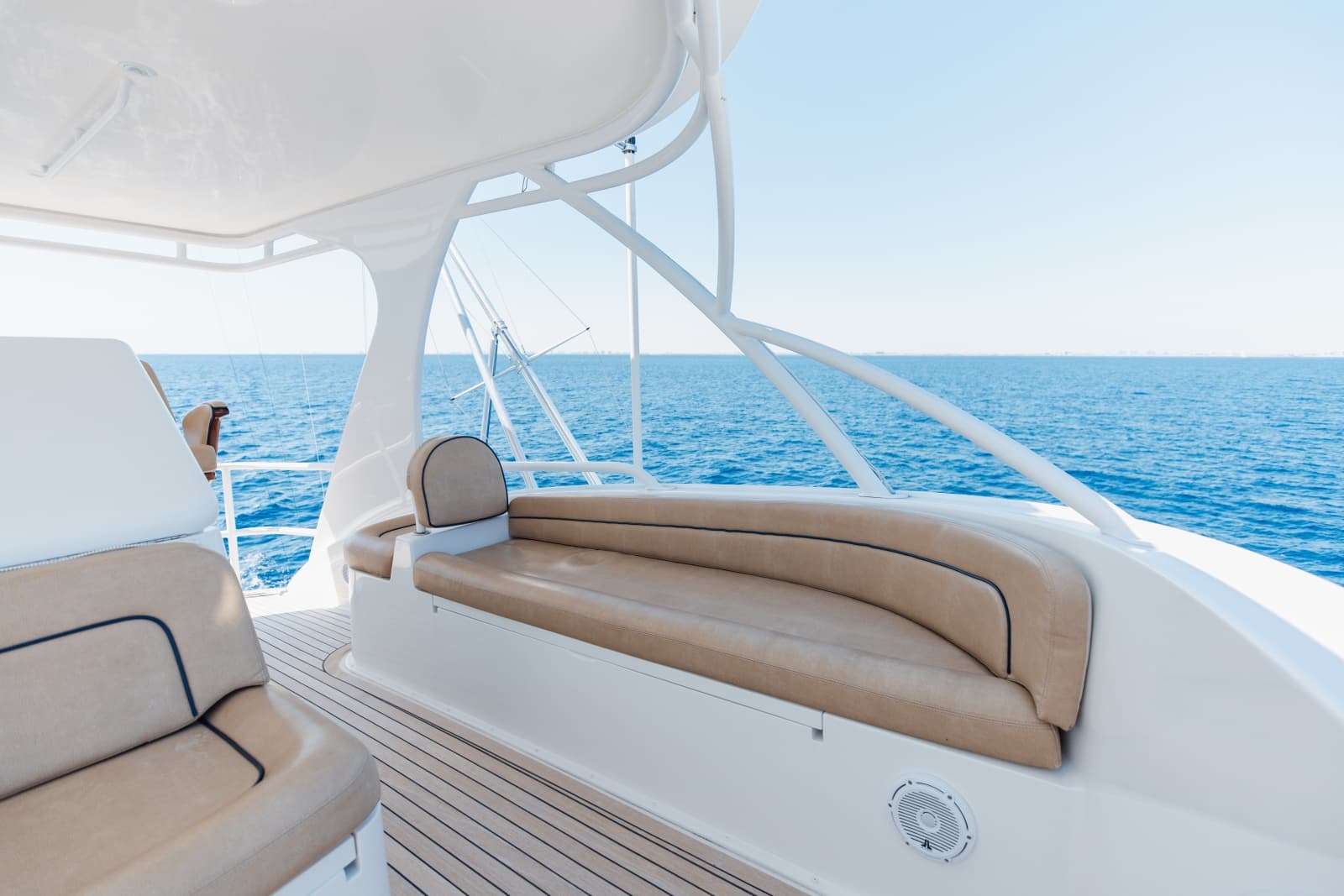 2016 Viking Skybridge - Photo 60