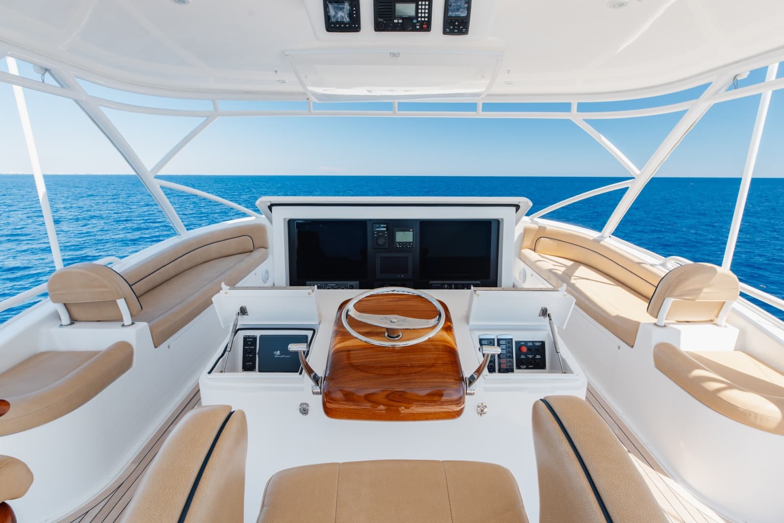 2016 Viking Skybridge - Photo 52