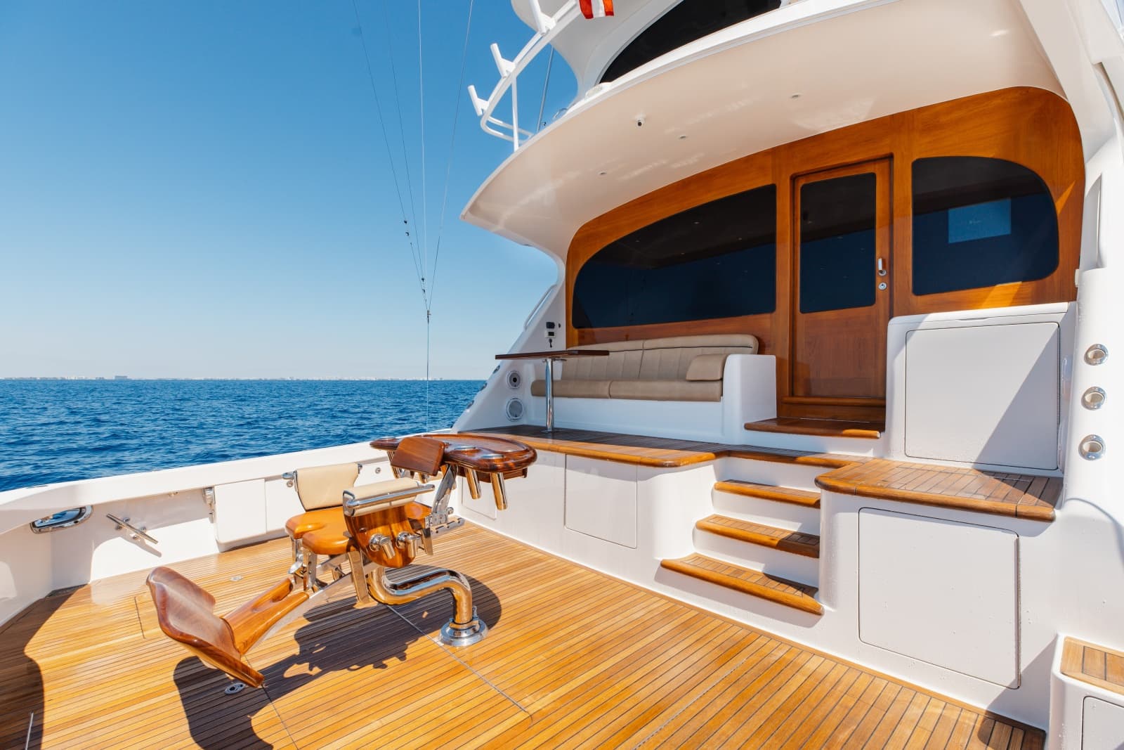 2016 Viking Skybridge - Photo 39