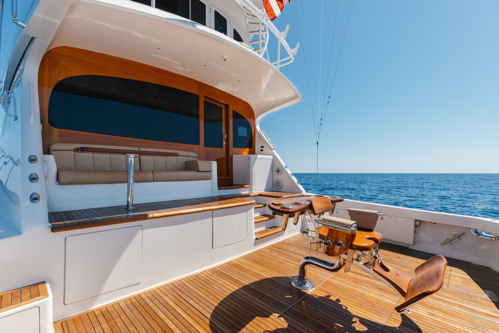 2016 Viking Skybridge - Photo 43