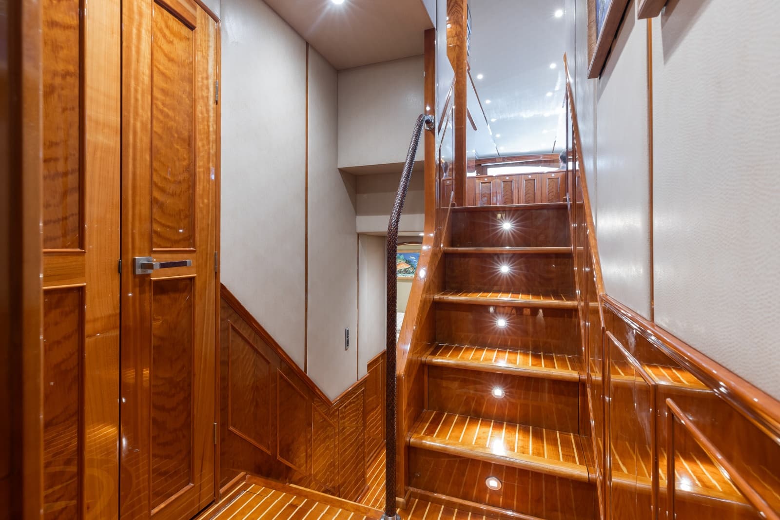 2016 Viking Skybridge - Photo 25