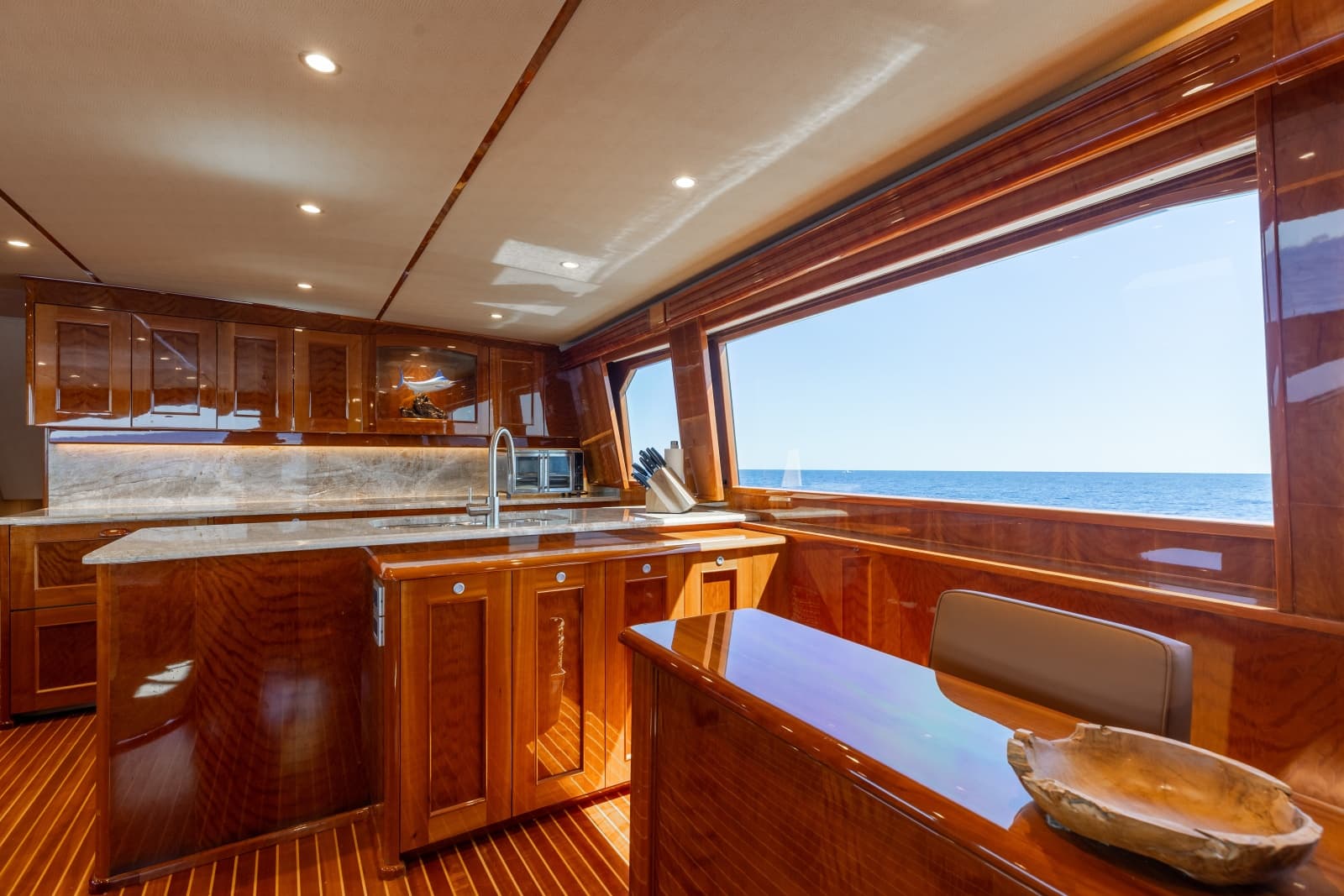 2016 Viking Skybridge - Photo 34