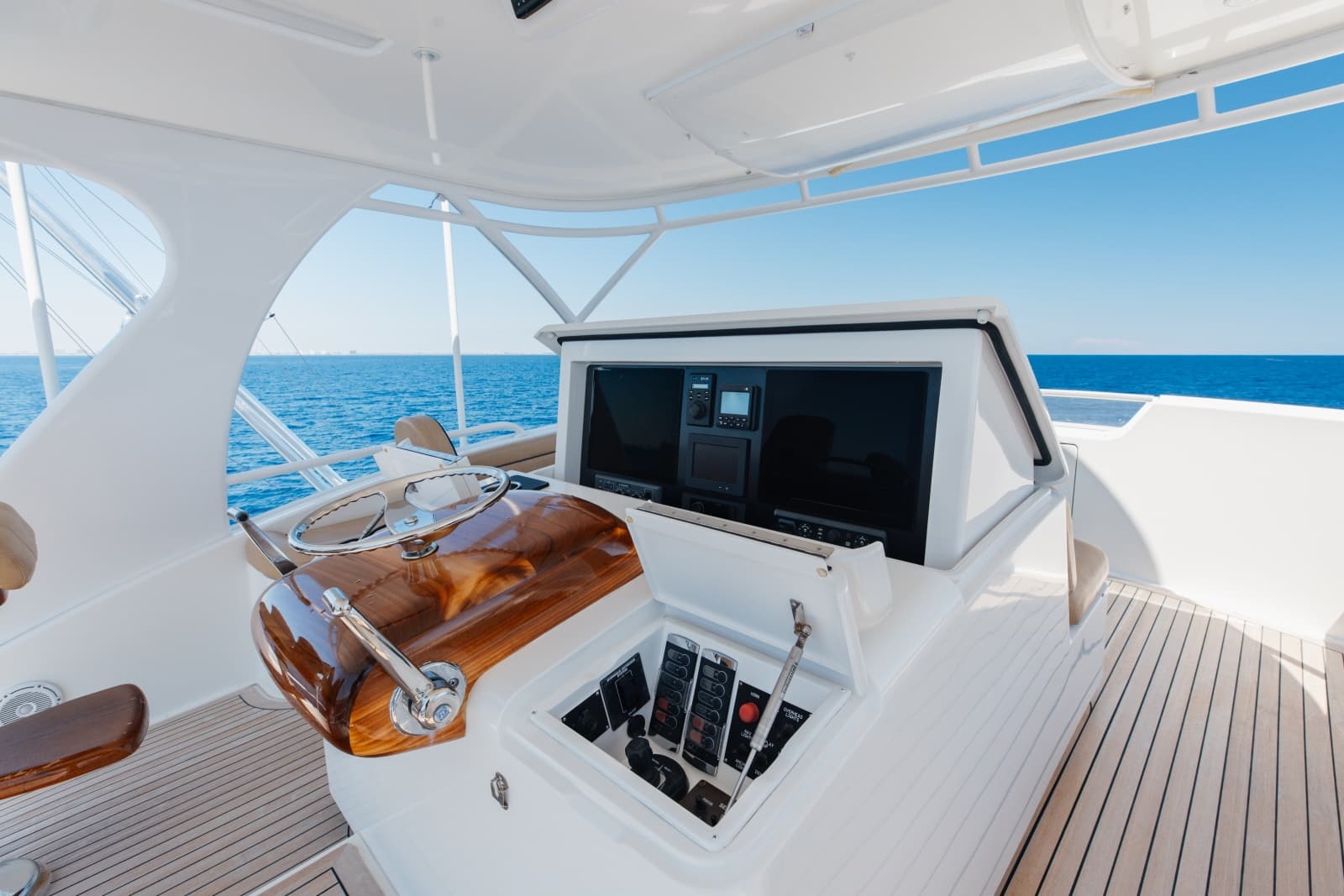 2016 Viking Skybridge - Photo 51