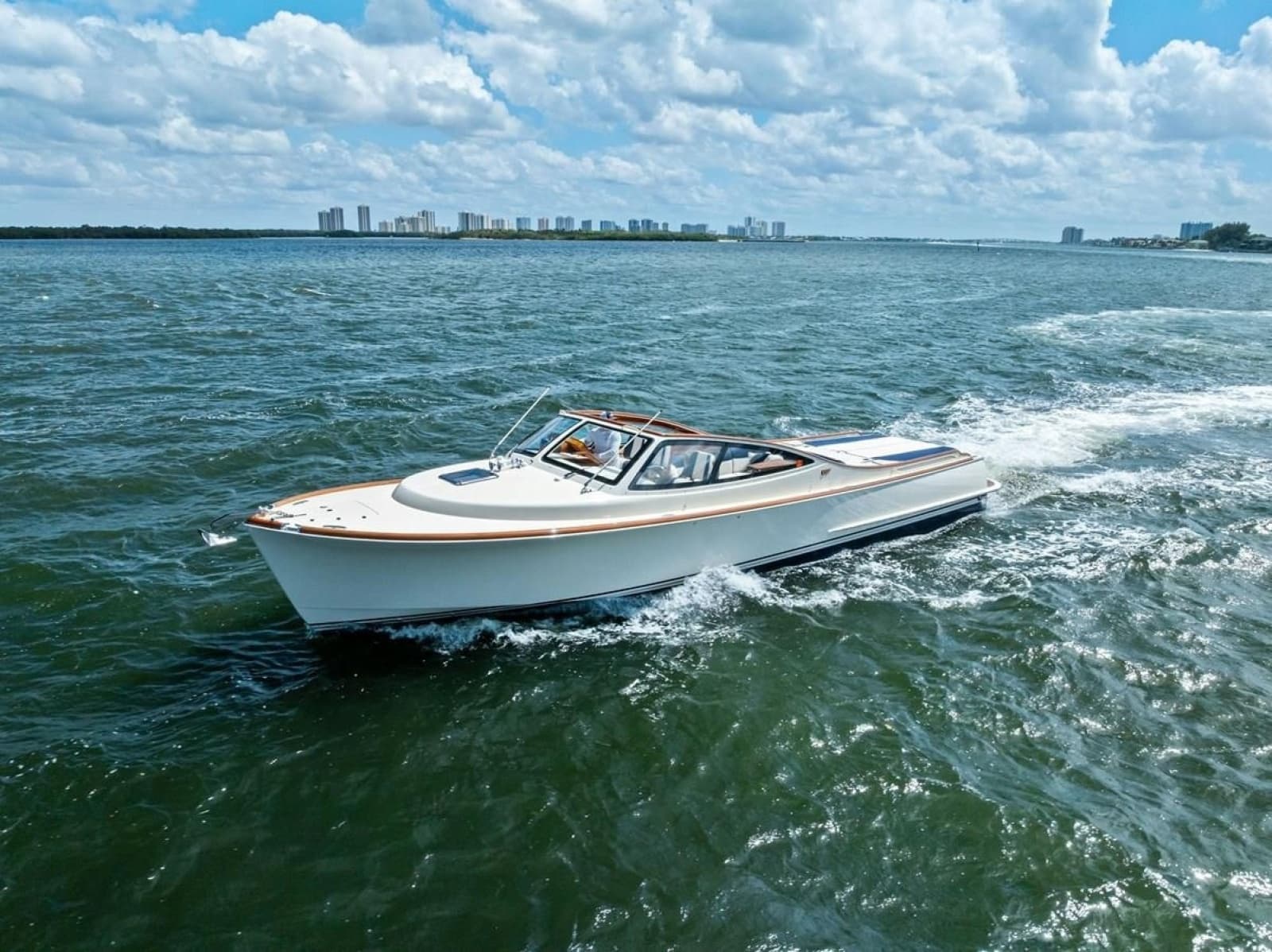 2008 Hinckley Talaria 38R - Photo 2