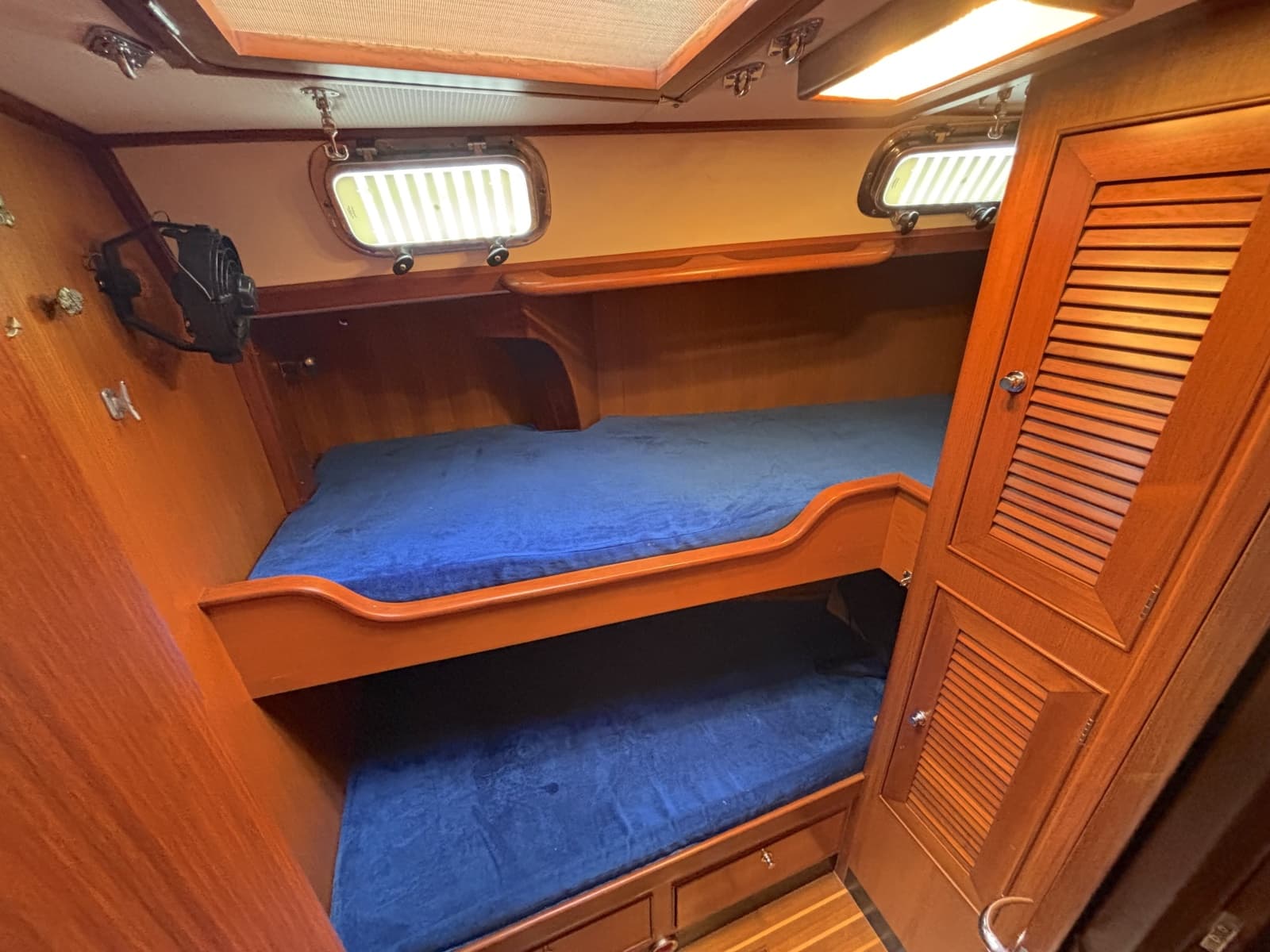 2003 Hylas 49 - Photo 17