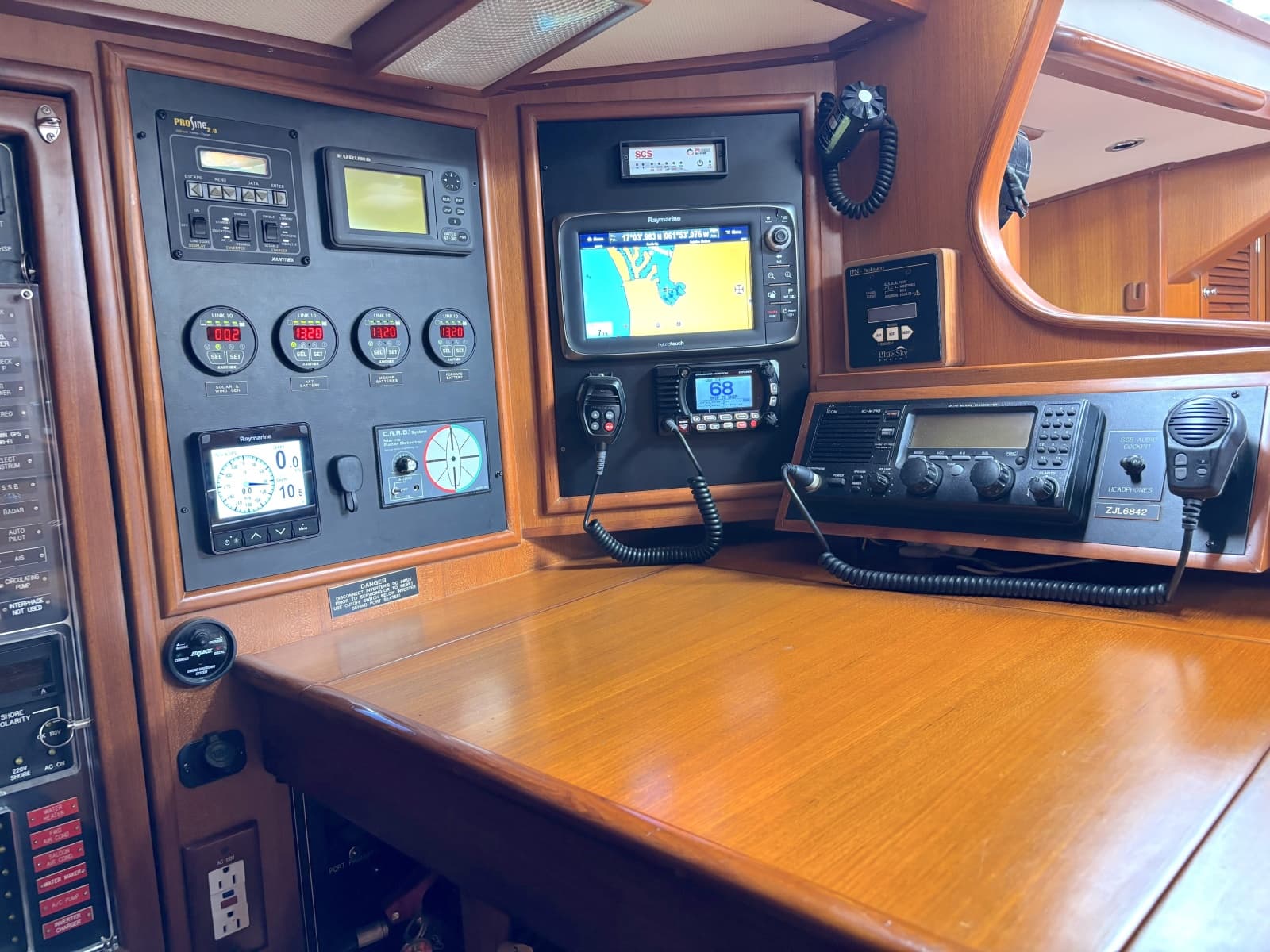 2003 Hylas 49 - Photo 23