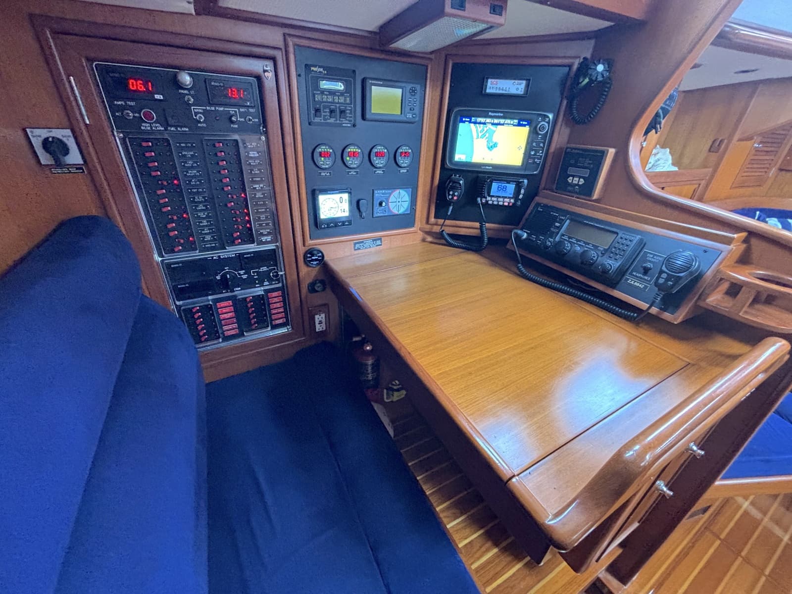 2003 Hylas 49 - Photo 24