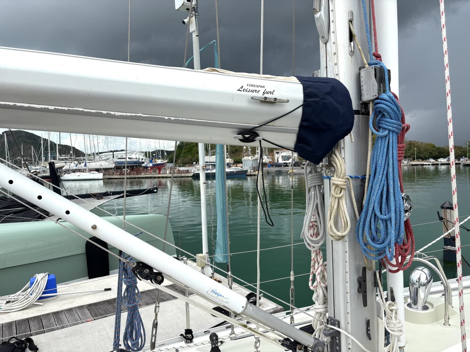 2003 Hylas 49 - Photo 40