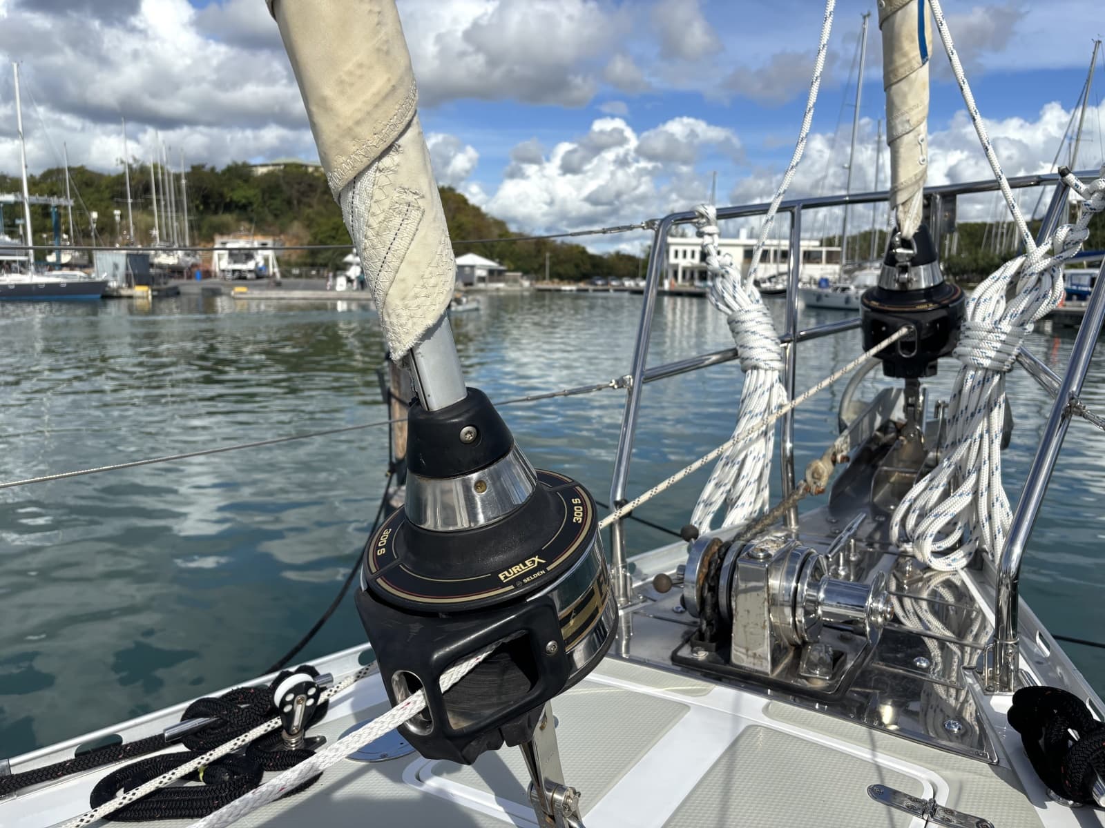 2003 Hylas 49 - Photo 44