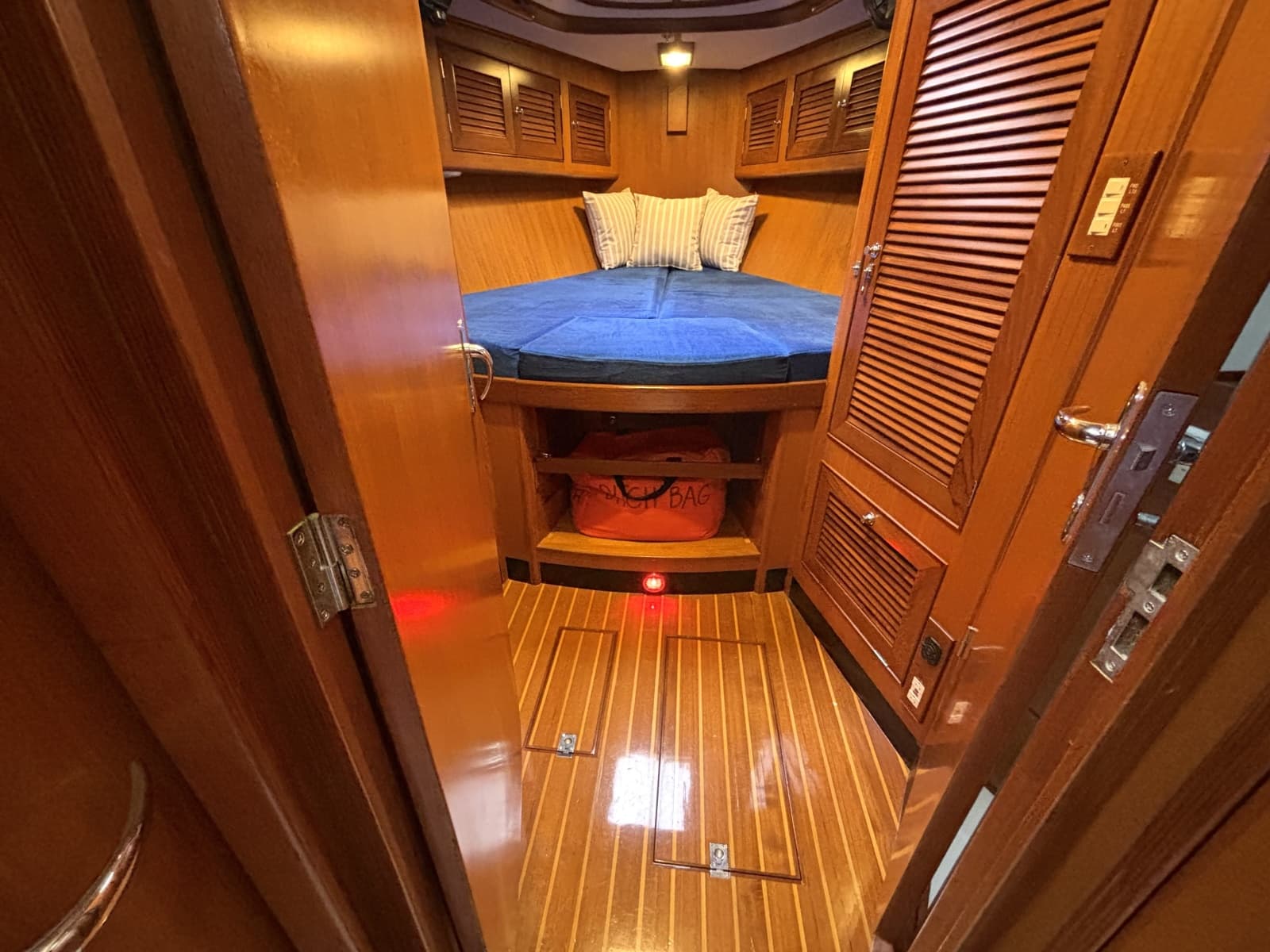 2003 Hylas 49 - Photo 22