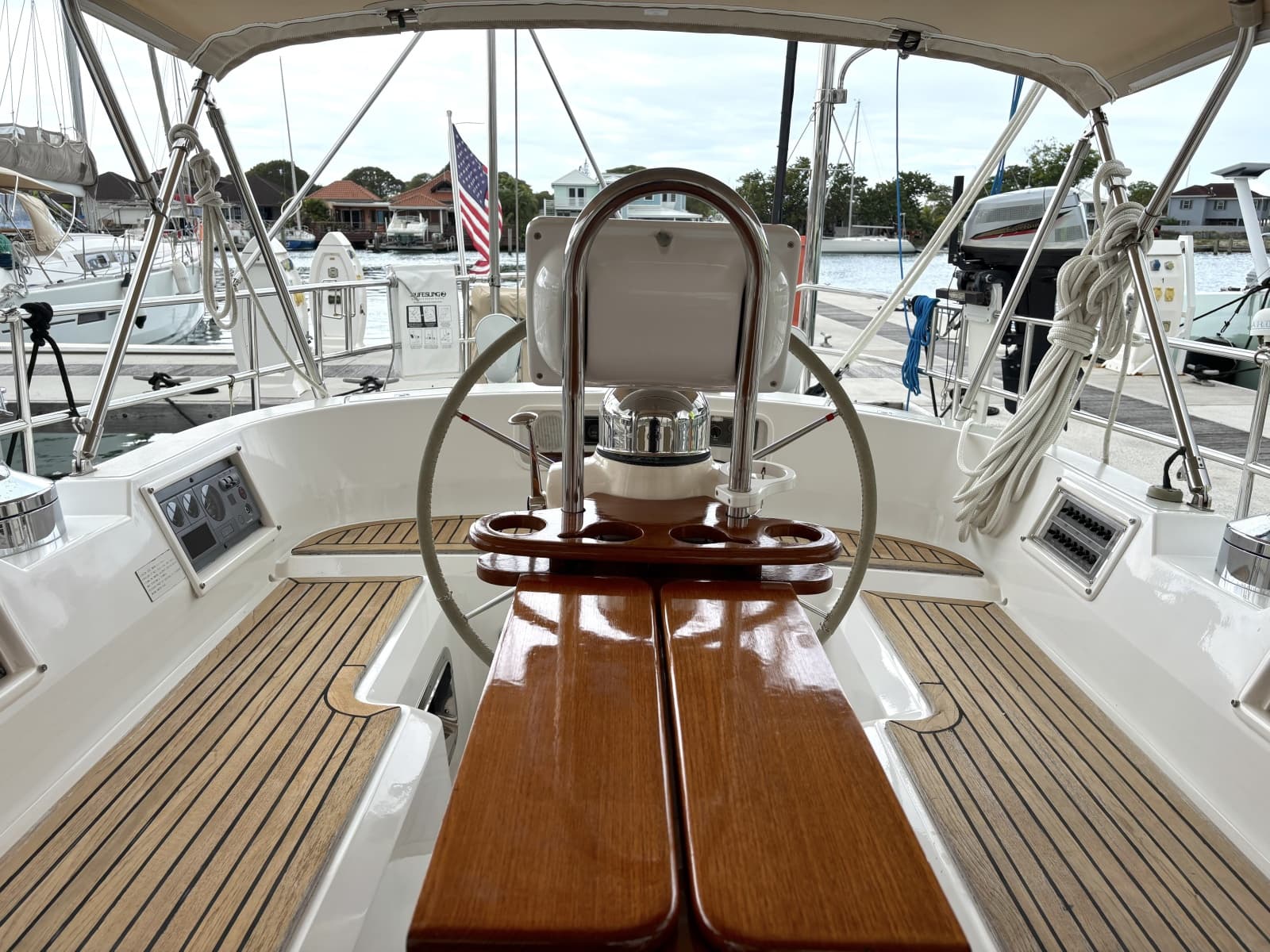 2003 Hylas 49 - Photo 29