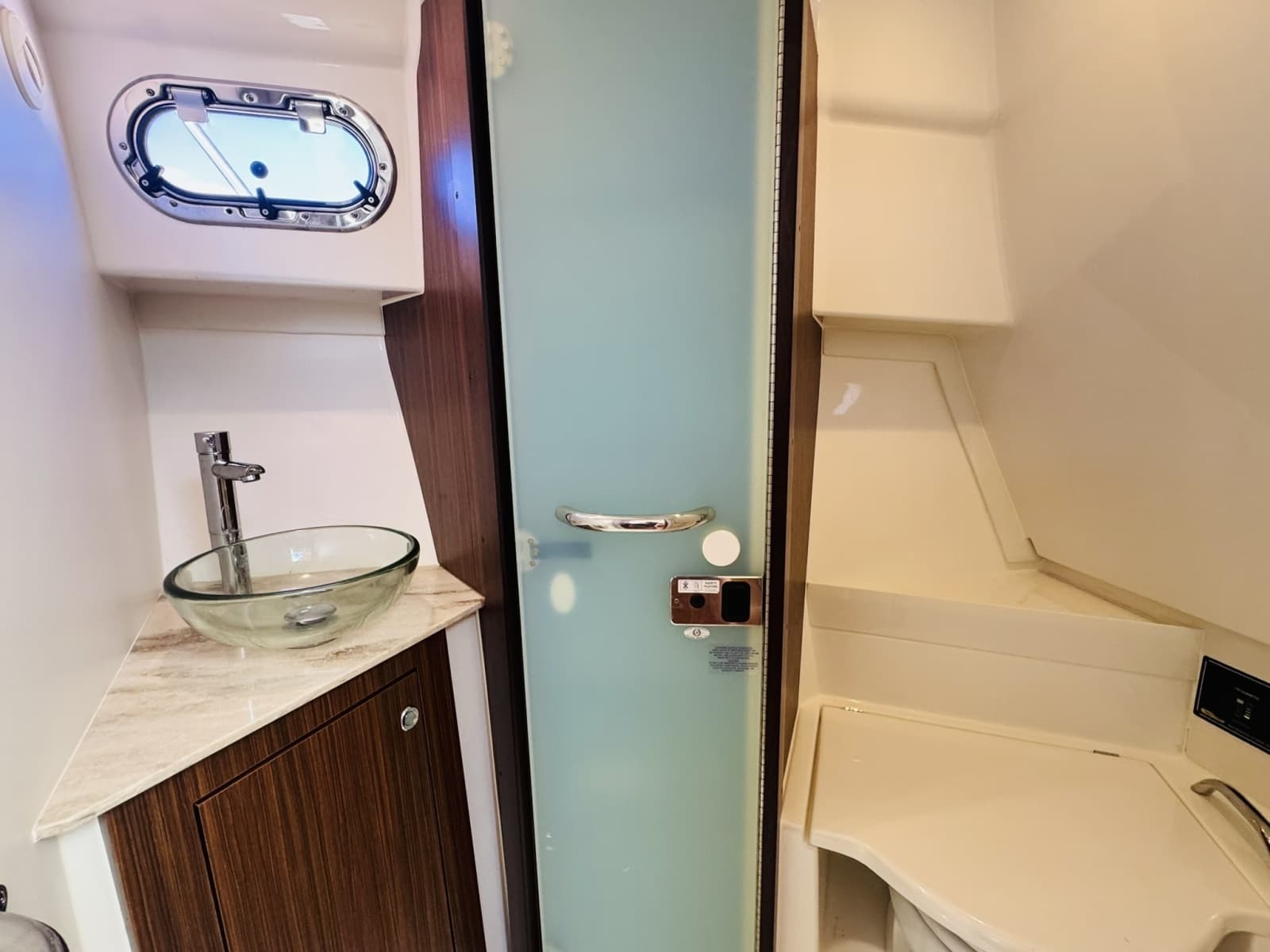 2021 Pursuit OS 355 - Photo 36