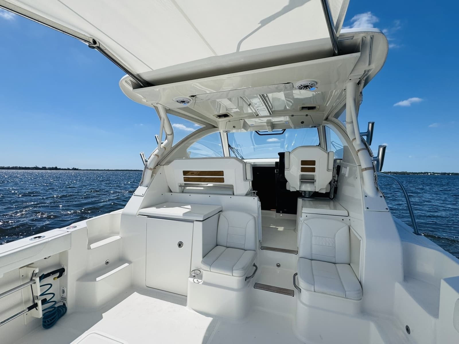 2021 Pursuit OS 355 - Photo 22