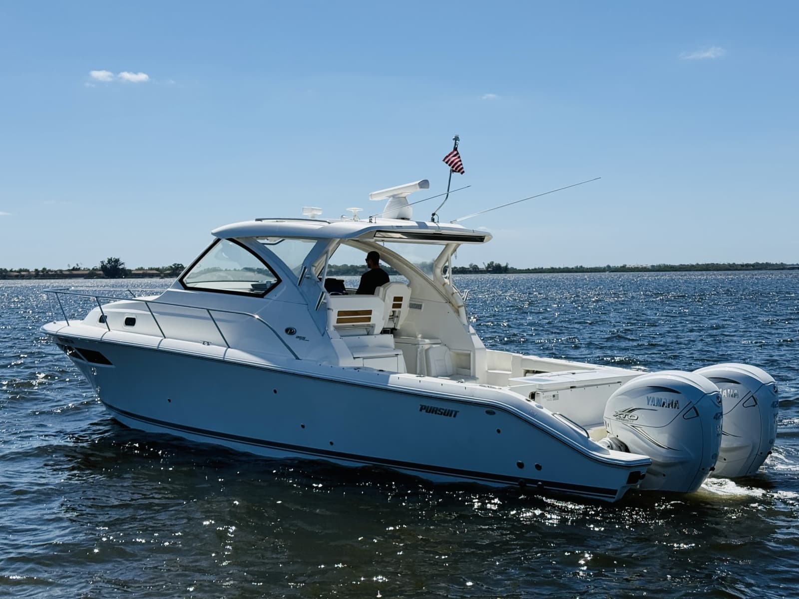2021 Pursuit OS 355 - Photo 10