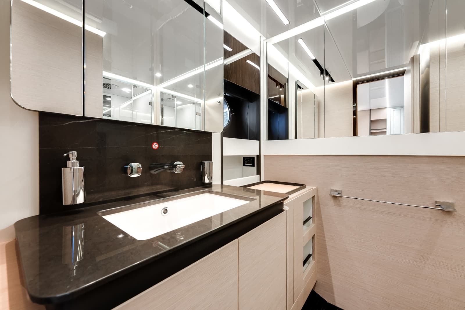 2024 Azimut S8 - Photo 47