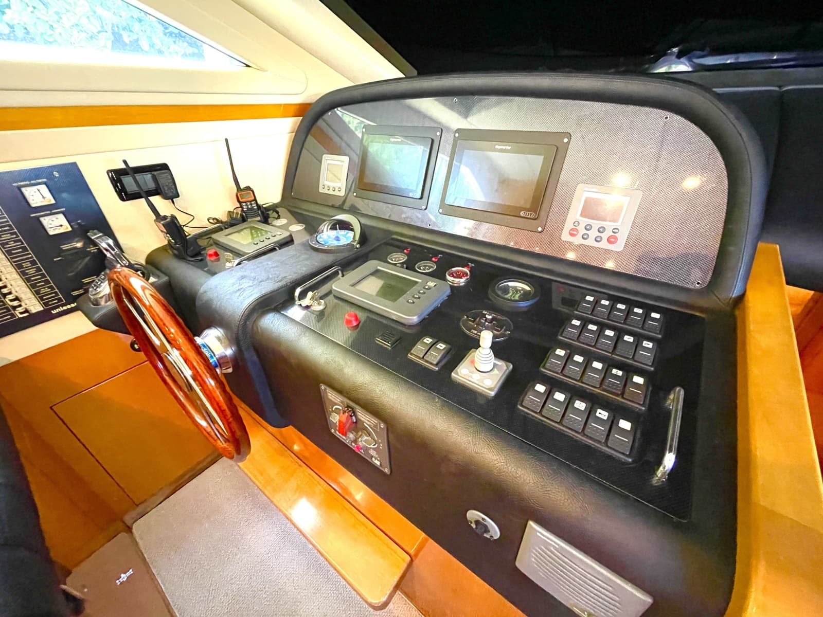 2006 Uniesse 58 MY - Photo 11