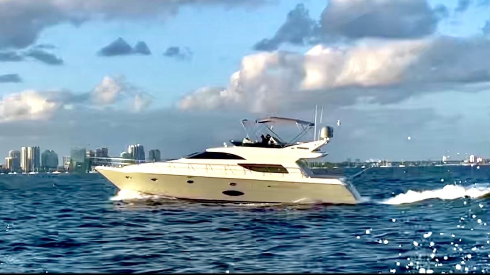 2006 Uniesse 58 MY - Photo 1