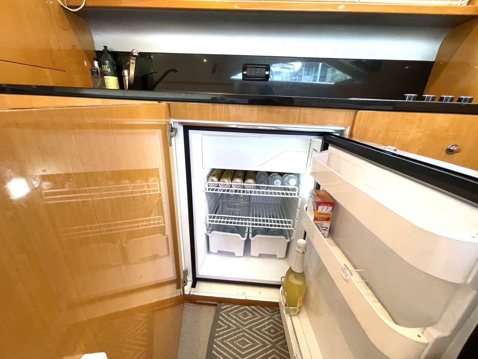 2006 Uniesse 58 MY - Photo 8