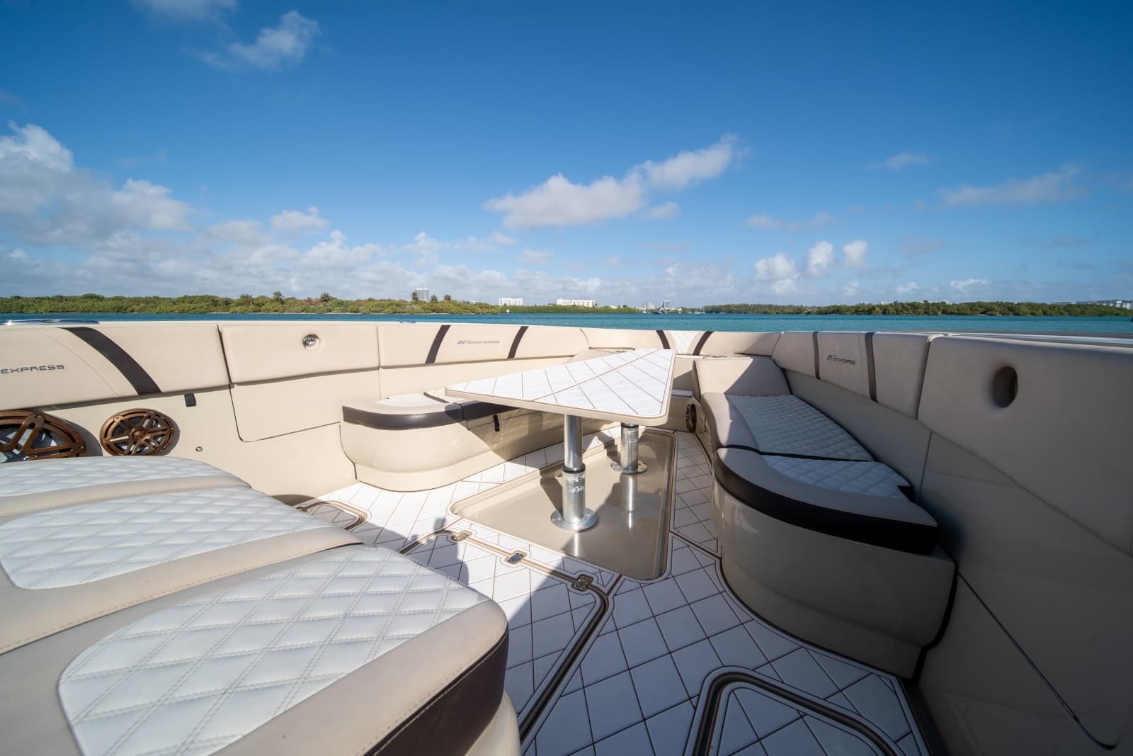 2019 Midnight Express  - Photo 37