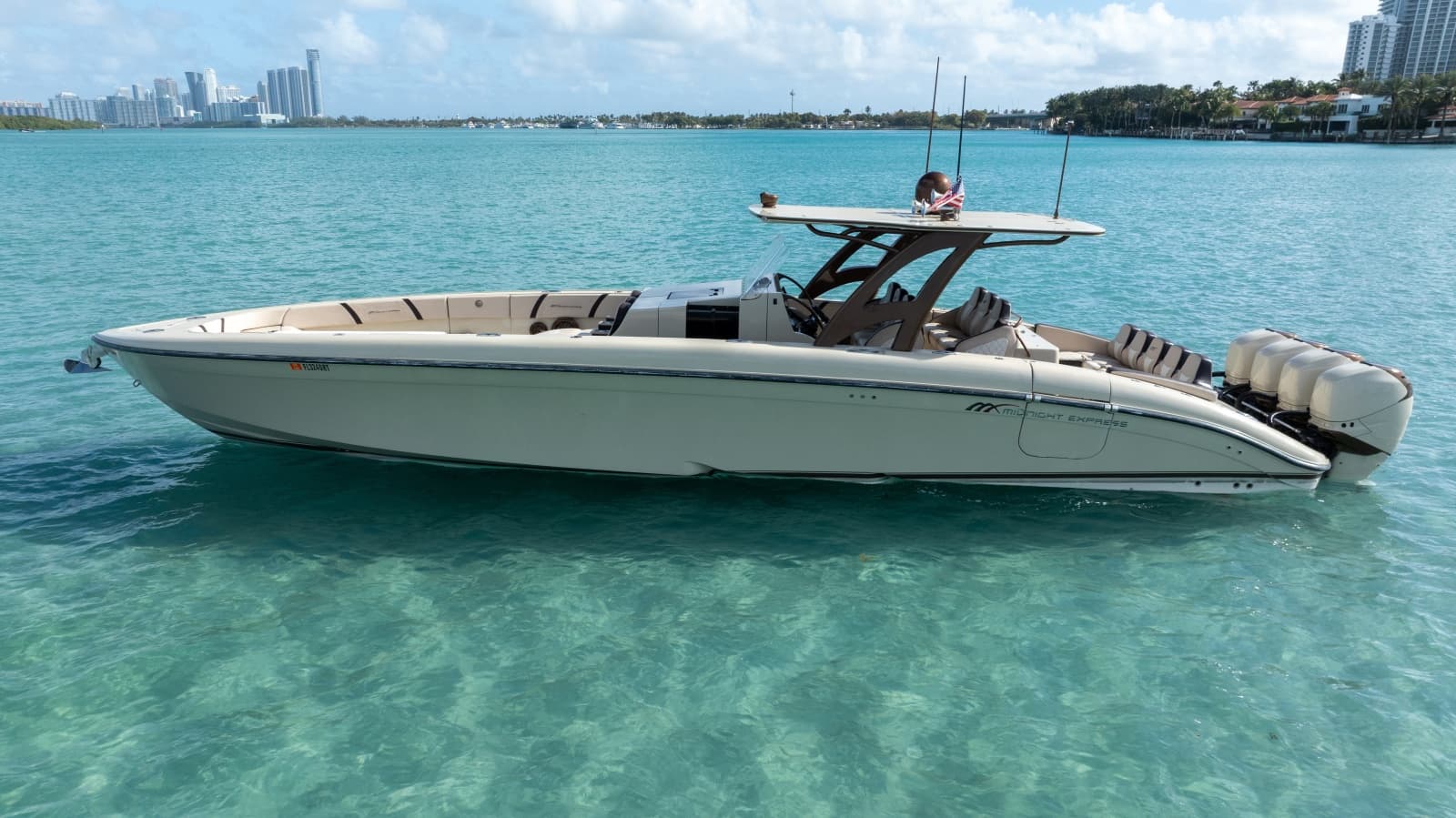 2019 Midnight Express  - Photo 12