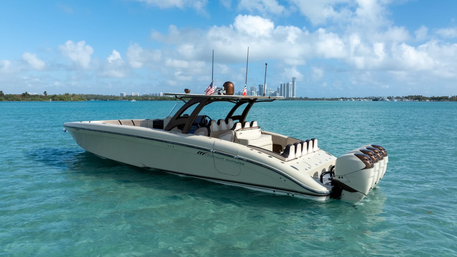 2019 Midnight Express  - Photo 14