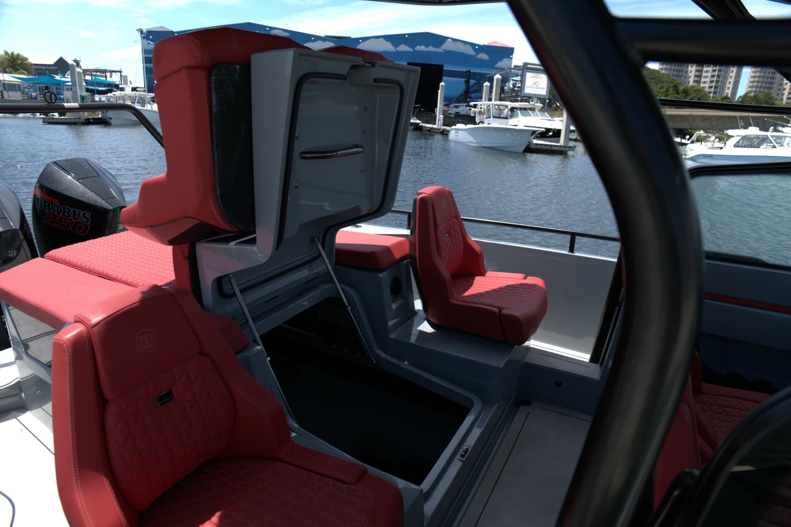 2023 Axopar 28 Brabus Shadow 500 - Photo 3